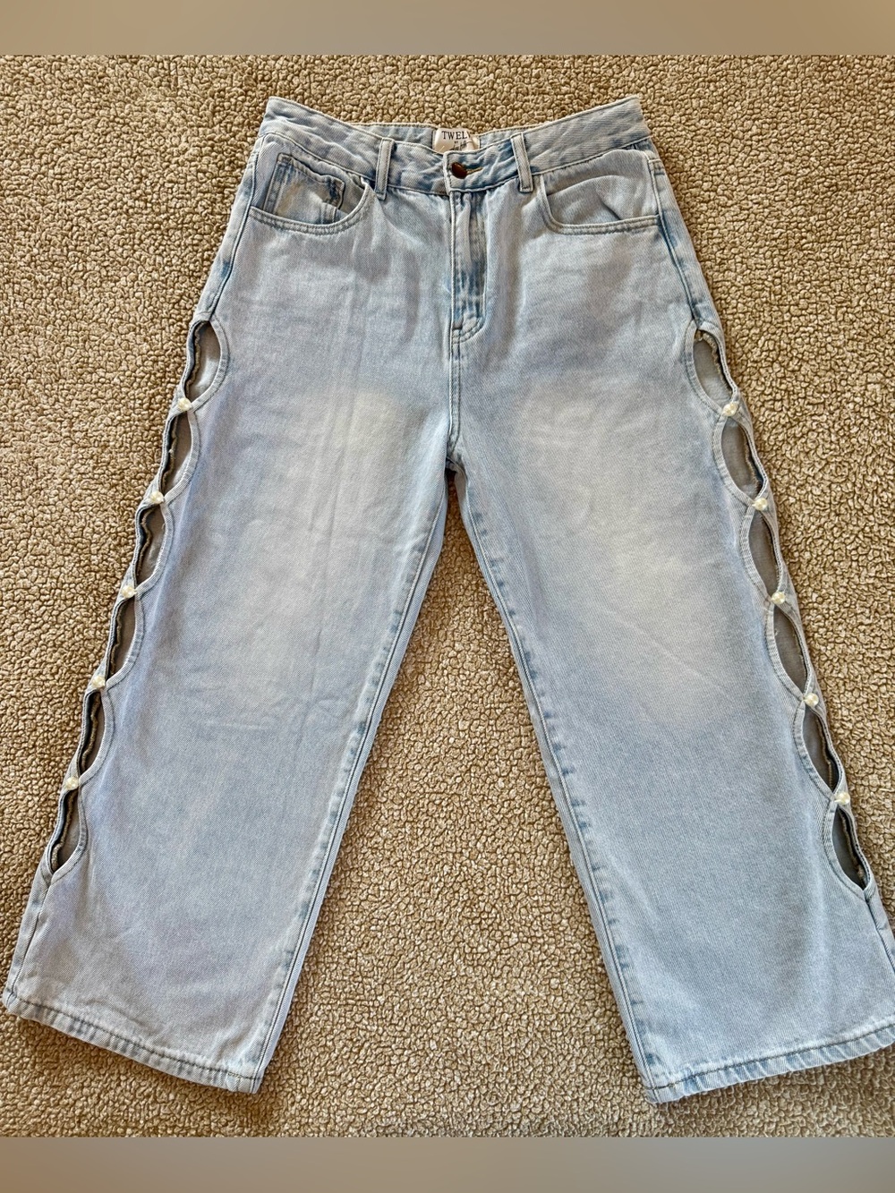 Twelve by Ontwelfth Pearl Cutout Wide Leg Jeans Size L Light Wash